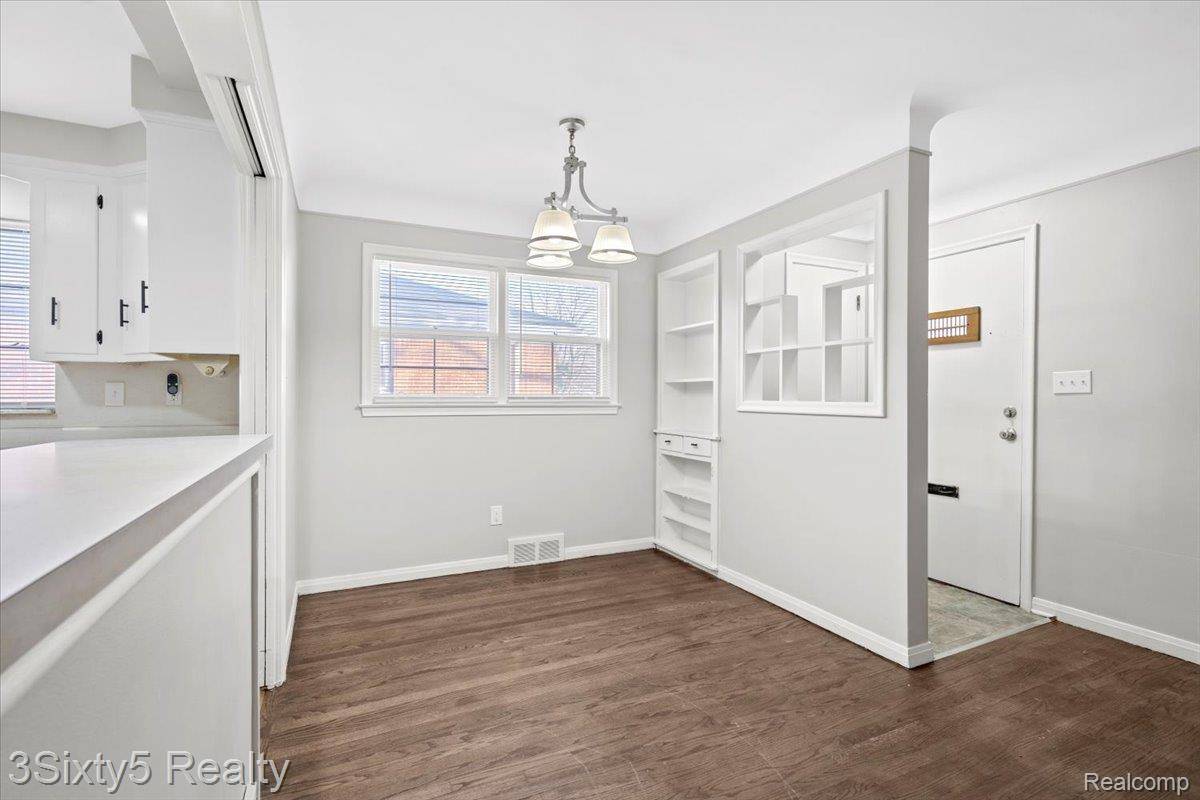 Allen Park, MI 48101,18650 Grey AVE