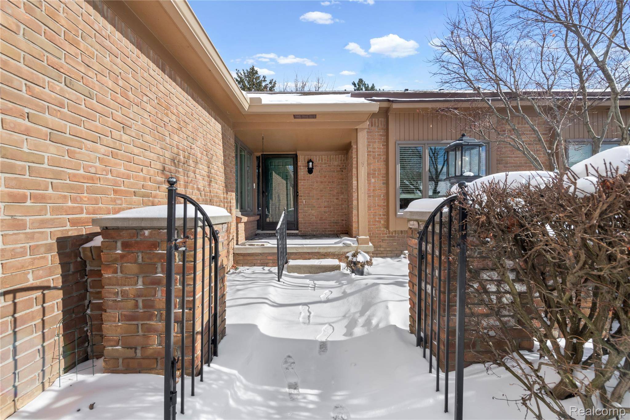 Rochester Hills, MI 48307,2197 London Bridge DR #24