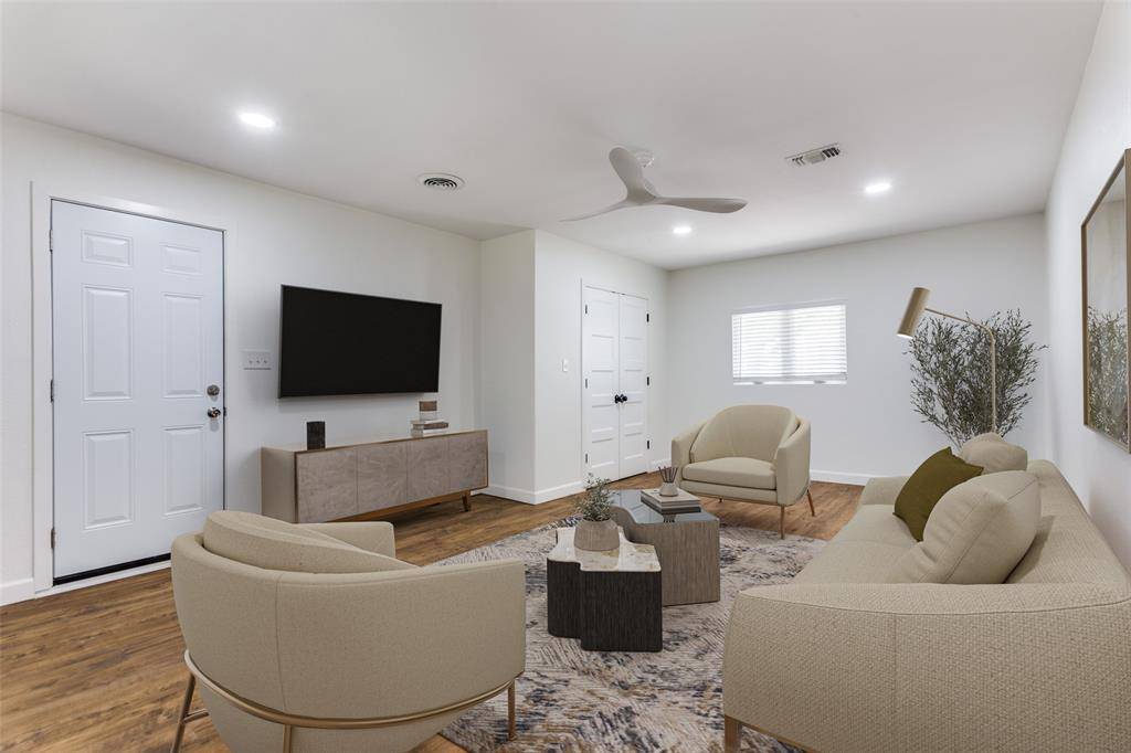 Fort Worth, TX 76133,5812 Walla Avenue