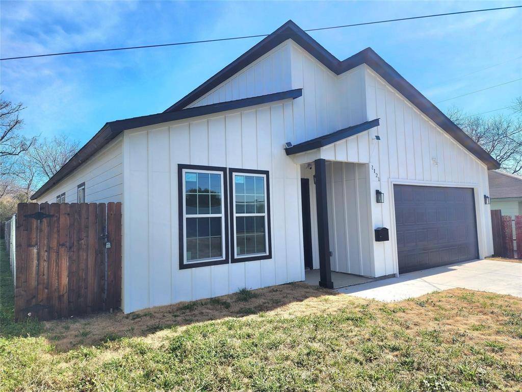 Fort Worth, TX 76105,2121 S Edgewood Terrace