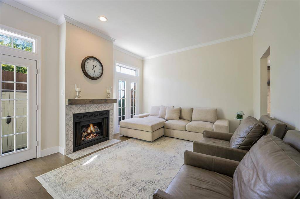 Dallas, TX 75219,3605 Brown Street #106