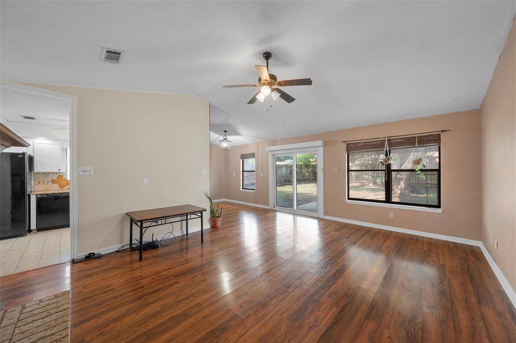 Hewitt, TX 76643,1010 December Drive