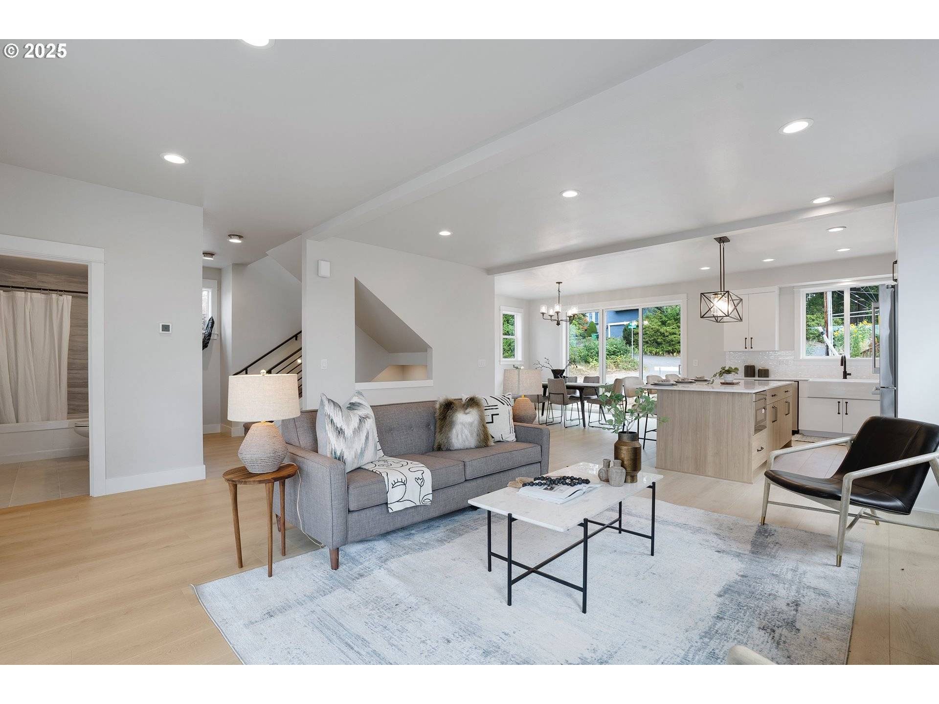 Portland, OR 97239,6024 SW 18TH DR