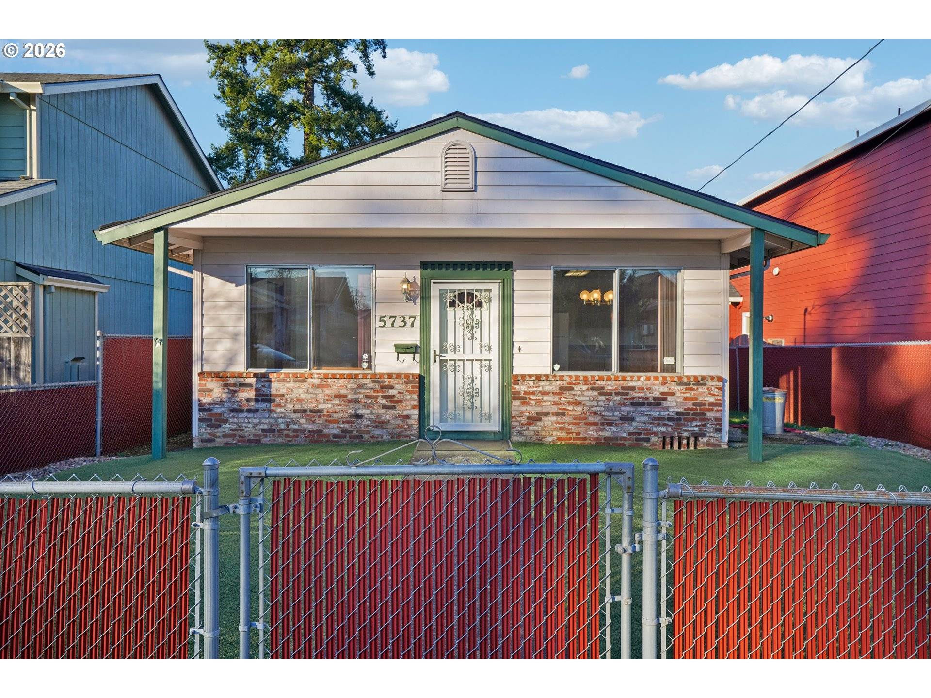 Portland, OR 97206,5737 SE CARLTON ST