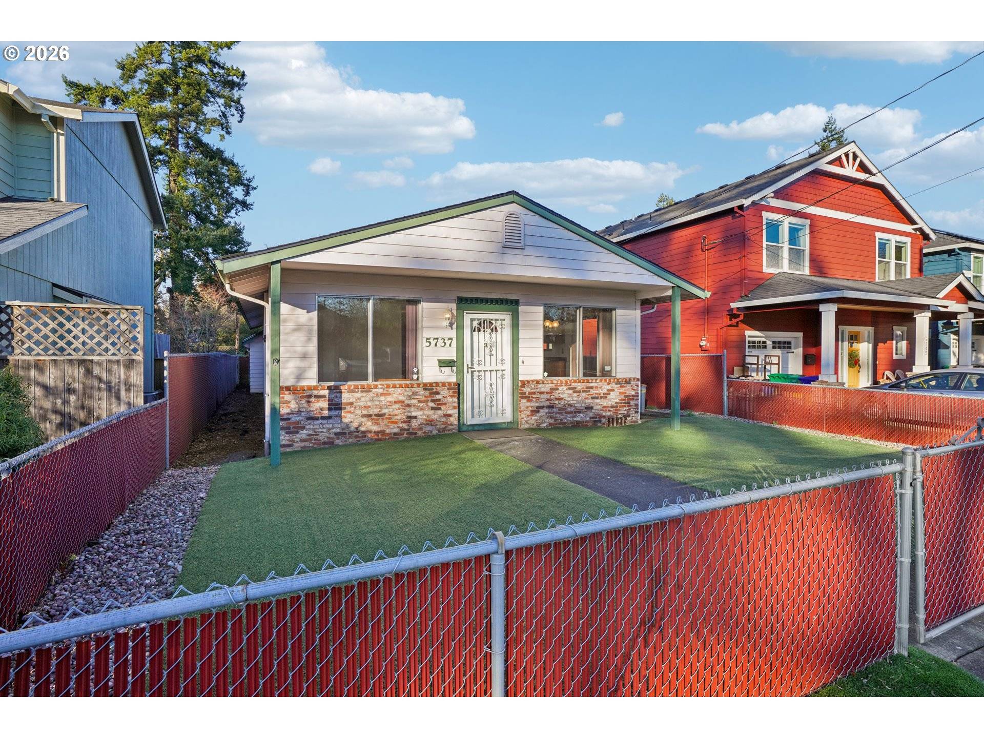 Portland, OR 97206,5737 SE CARLTON ST