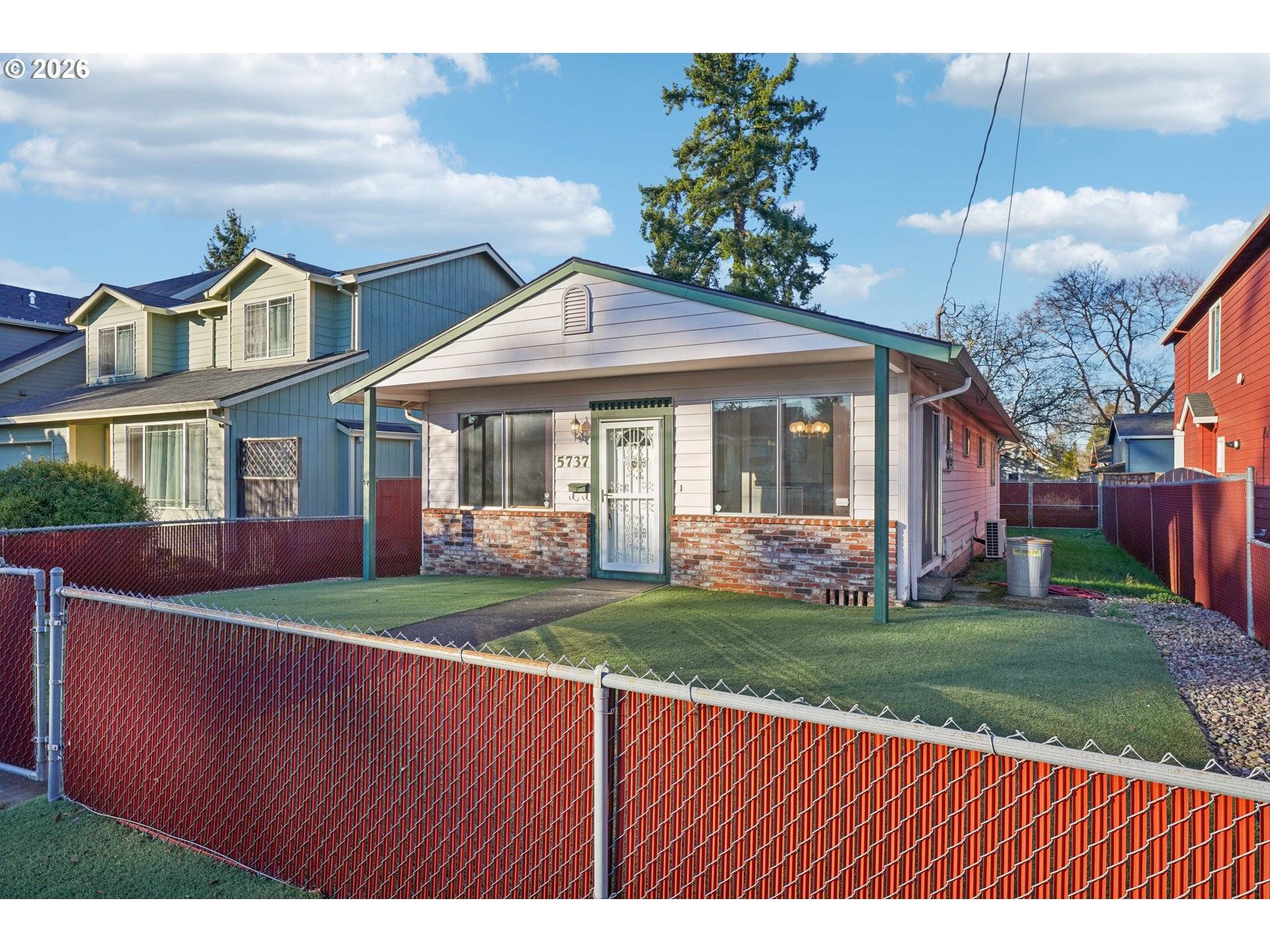 Portland, OR 97206,5737 SE CARLTON ST