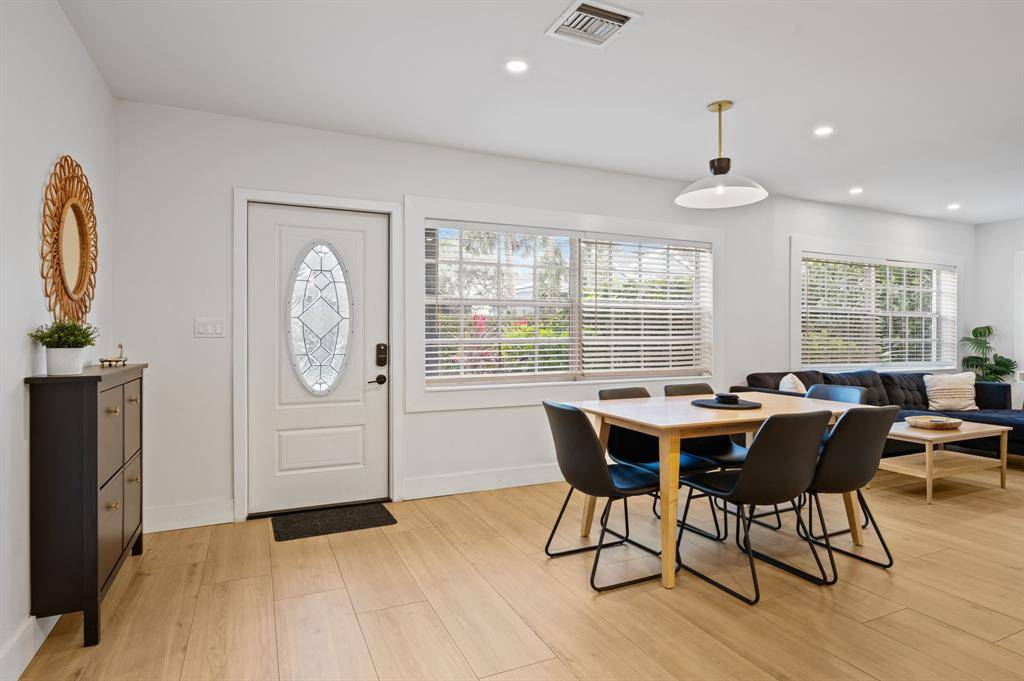 Fort Lauderdale, FL 33304,739 NE 17th RD