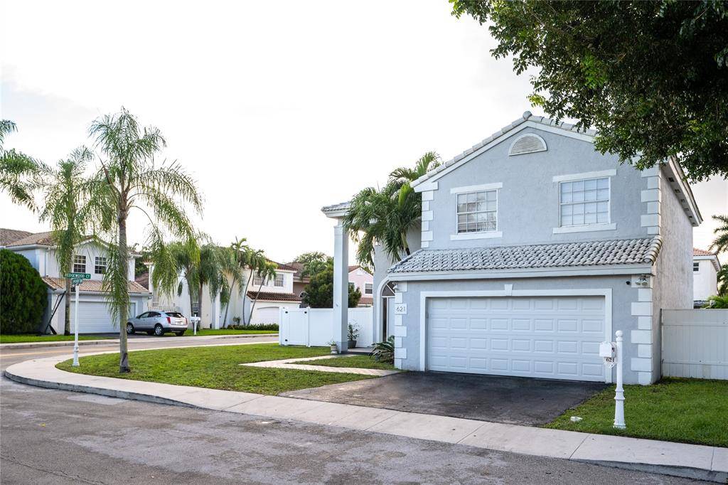 Davie, FL 33325,621 Lakeshore Ter