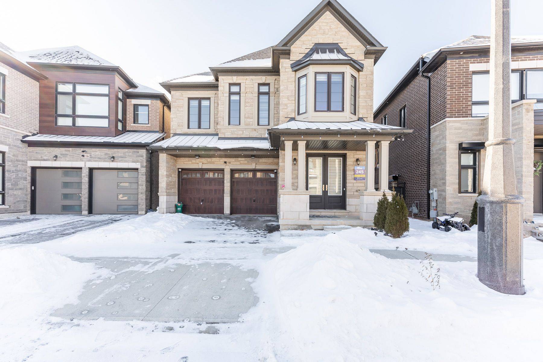 Oakville, ON L6M 4G3,1188 Stag HOLW N