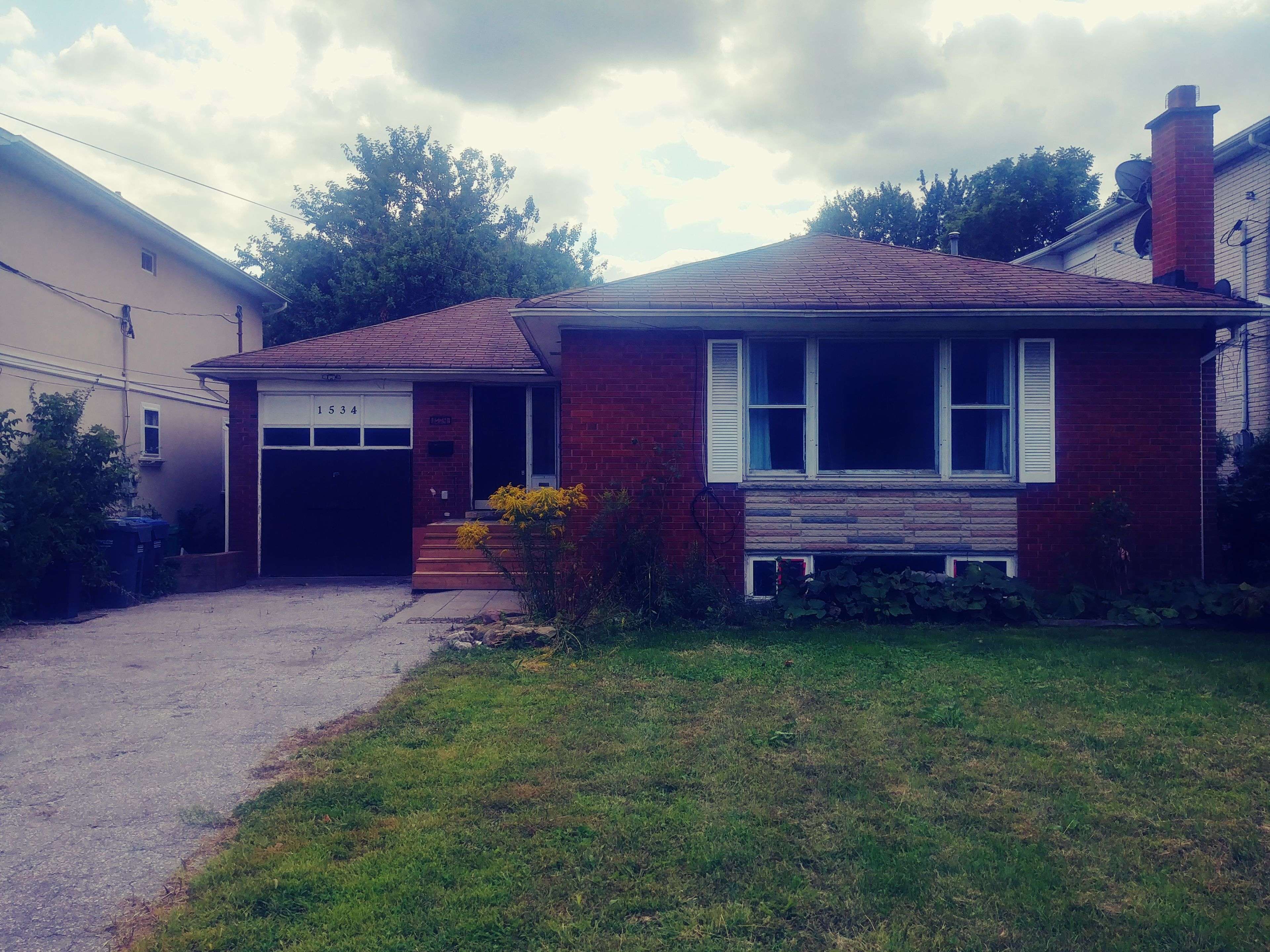 Mississauga, ON L5G 4L3,1534 Cawthra RD