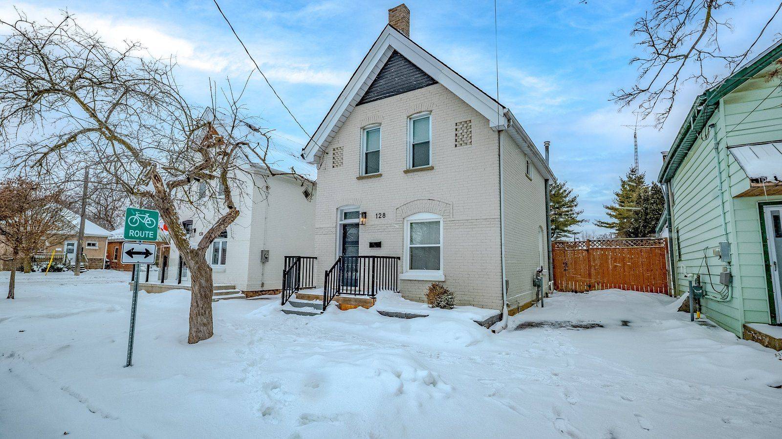 Brantford, ON N3S 1X4,128 Cayuga ST