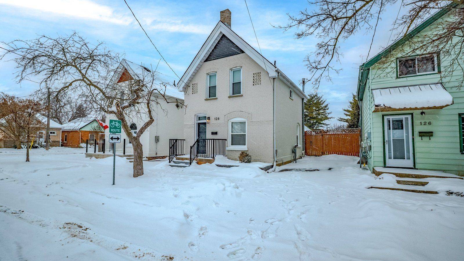 Brantford, ON N3S 1X4,128 Cayuga ST