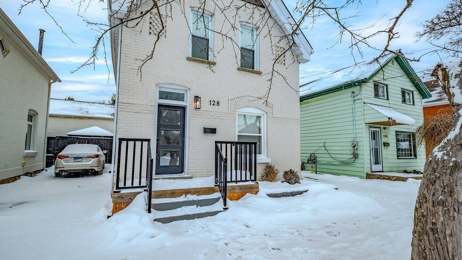 Brantford, ON N3S 1X4,128 Cayuga ST