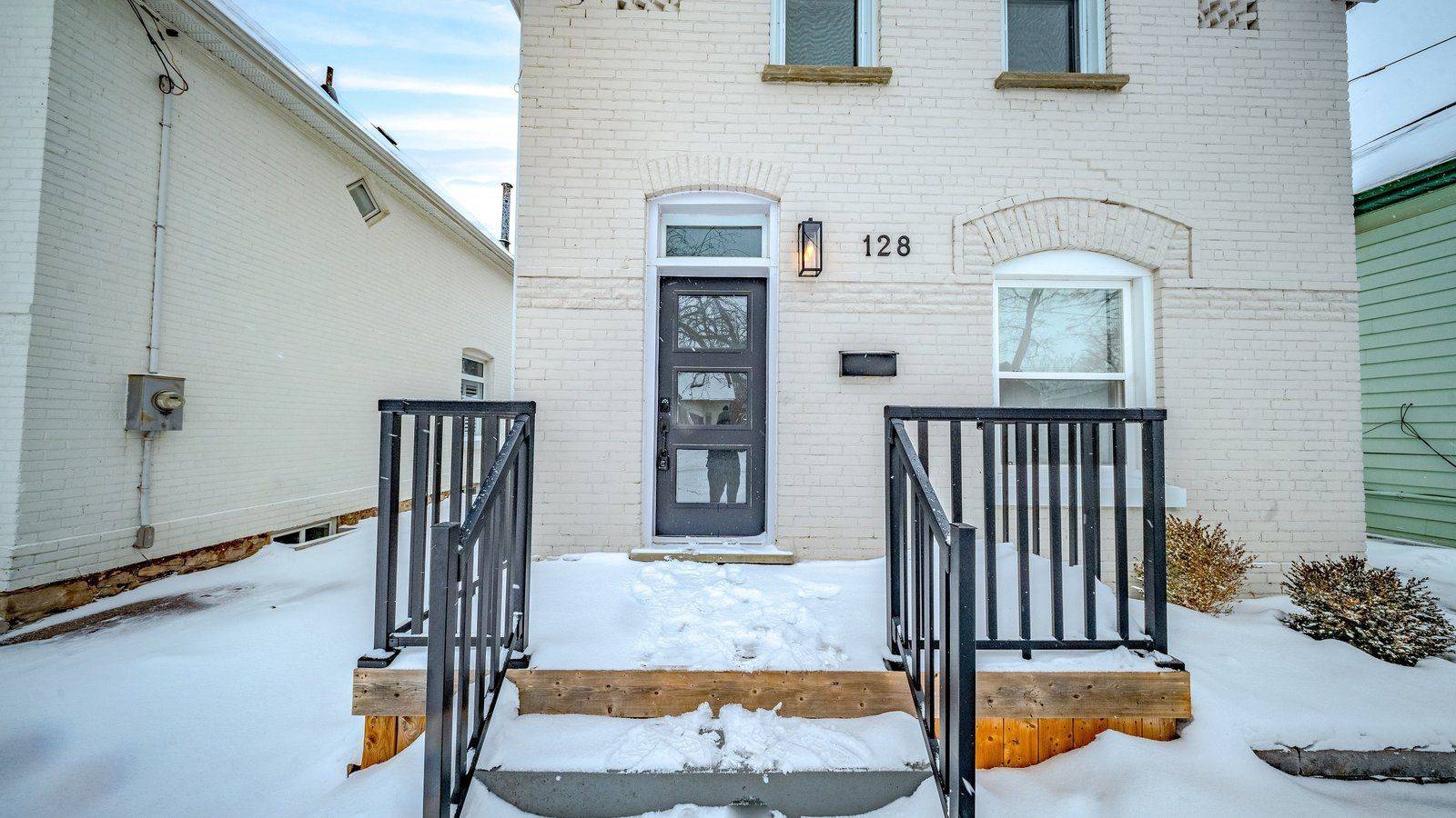 Brantford, ON N3S 1X4,128 Cayuga ST