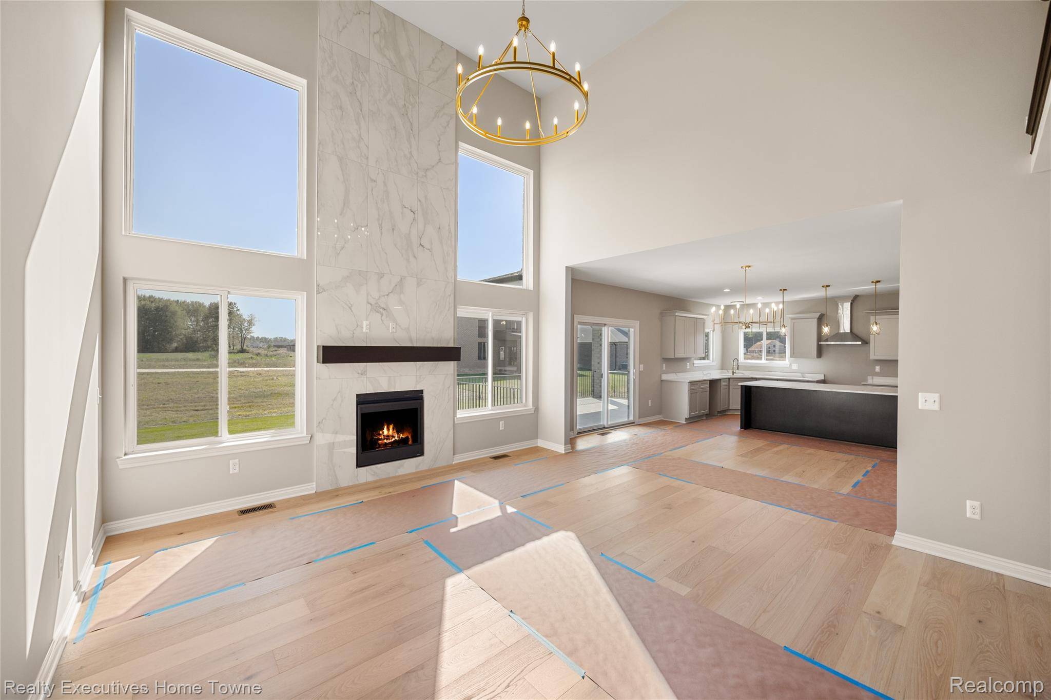 Macomb, MI 48042,24684 SAWGRASS DR