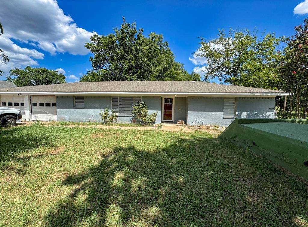 Bailey, TX 75452,121 S Bois D Arc Street