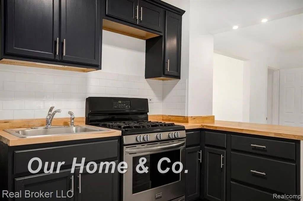 Detroit, MI 48234,18611 RUNYON ST