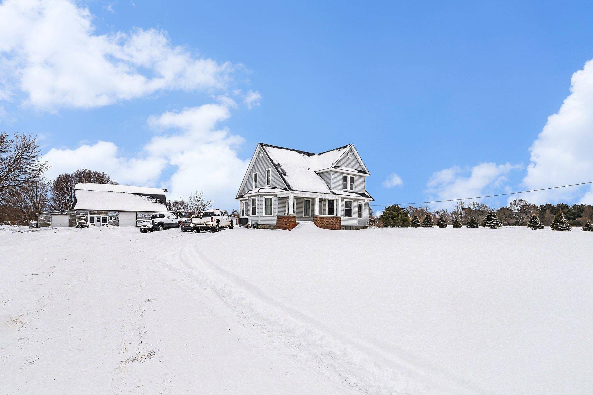 Benton Harbor, MI 49022,3011 E Empire AVE