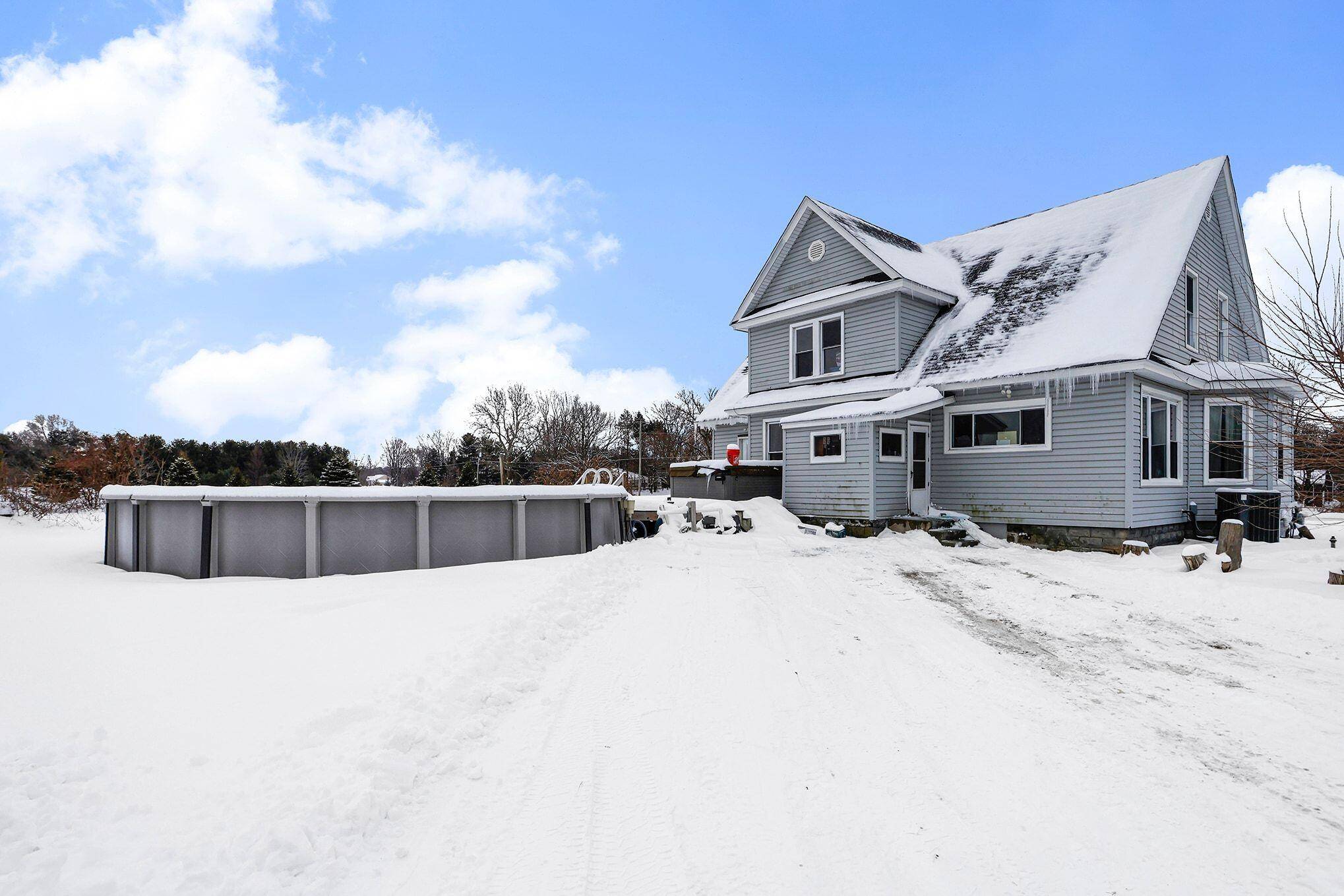 Benton Harbor, MI 49022,3011 E Empire AVE