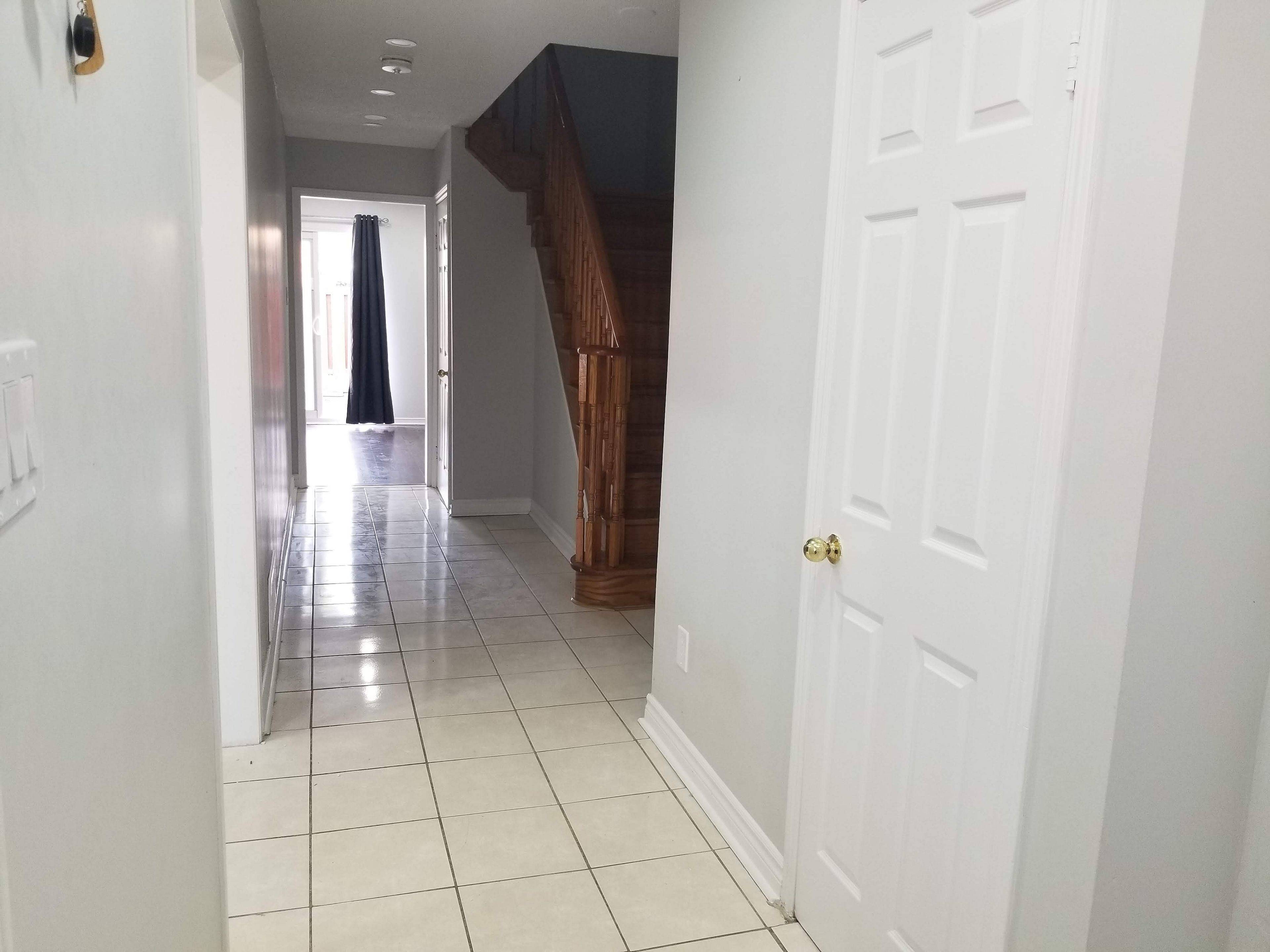 Brampton, ON L6Y 3W3,55 Tulip DR #Main