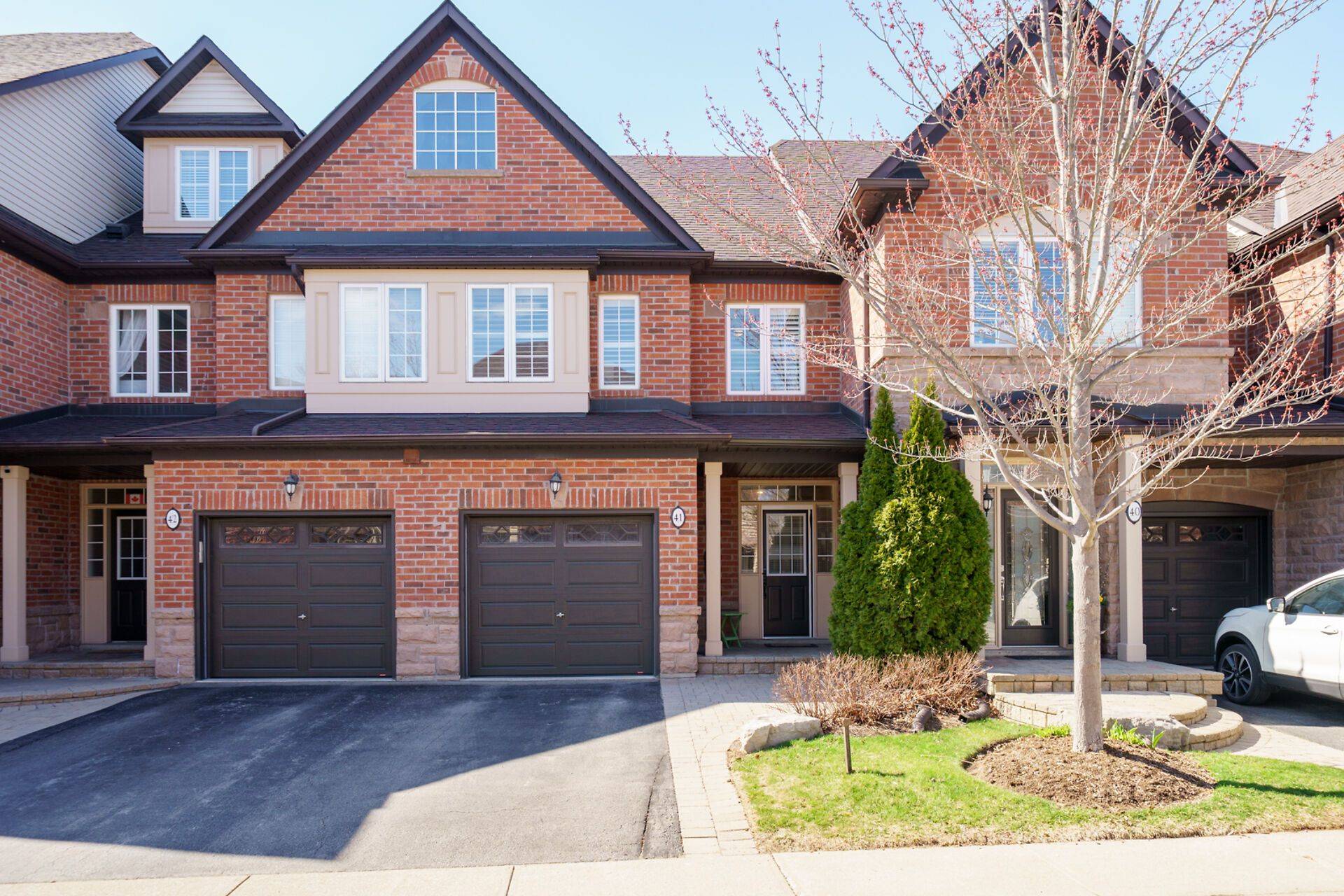 Oakville, ON L6H 7J2,300 Ravineview WAY #41
