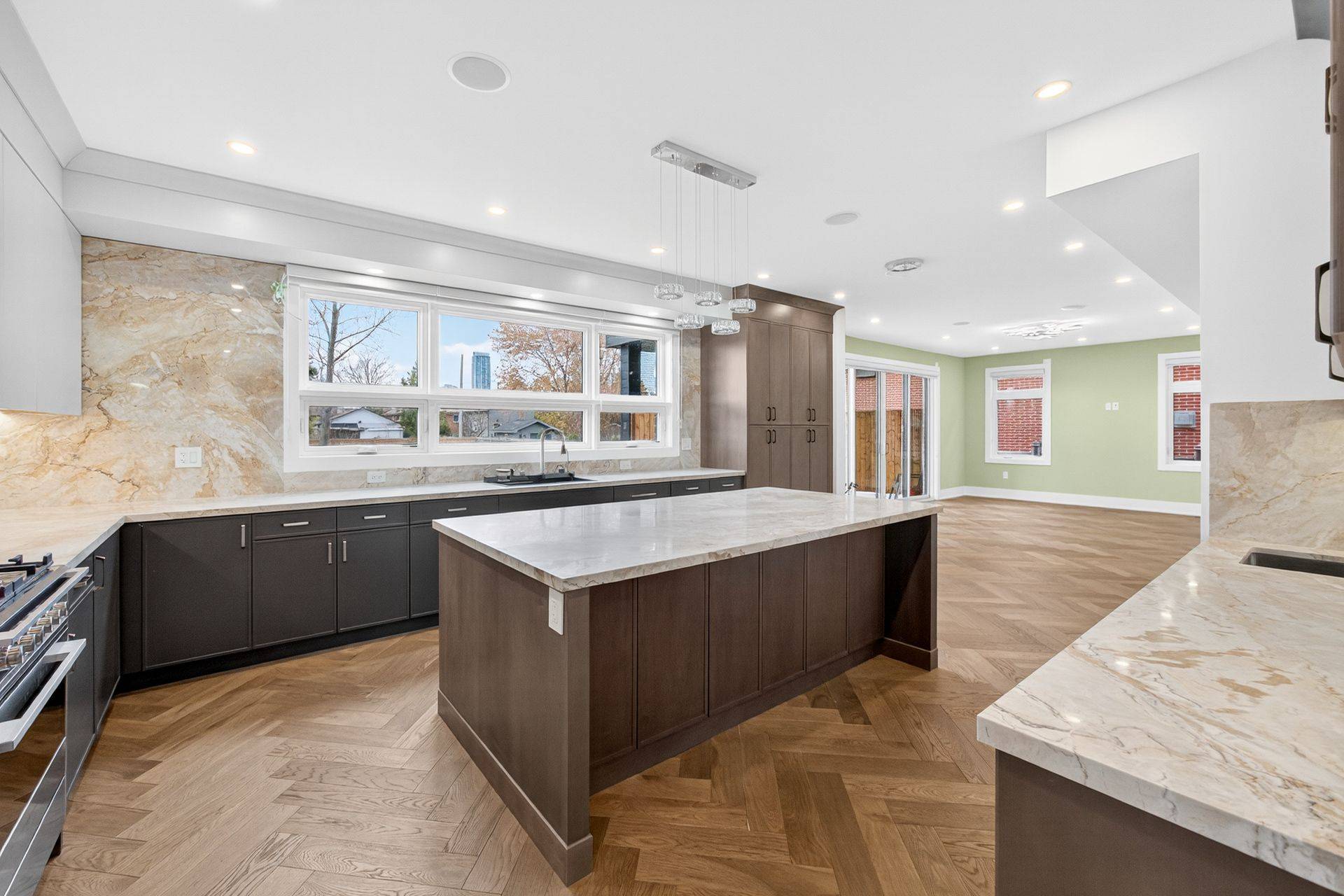 Mississauga, ON L5B 1T5,3474 Joan DR