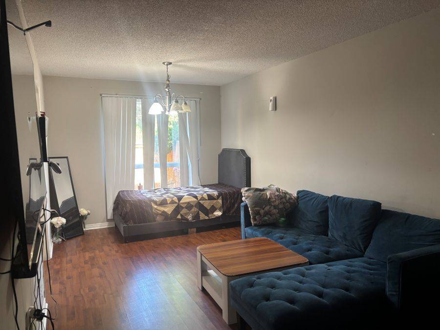 Mississauga, ON L5R 3S8,550 Steddick CT #37