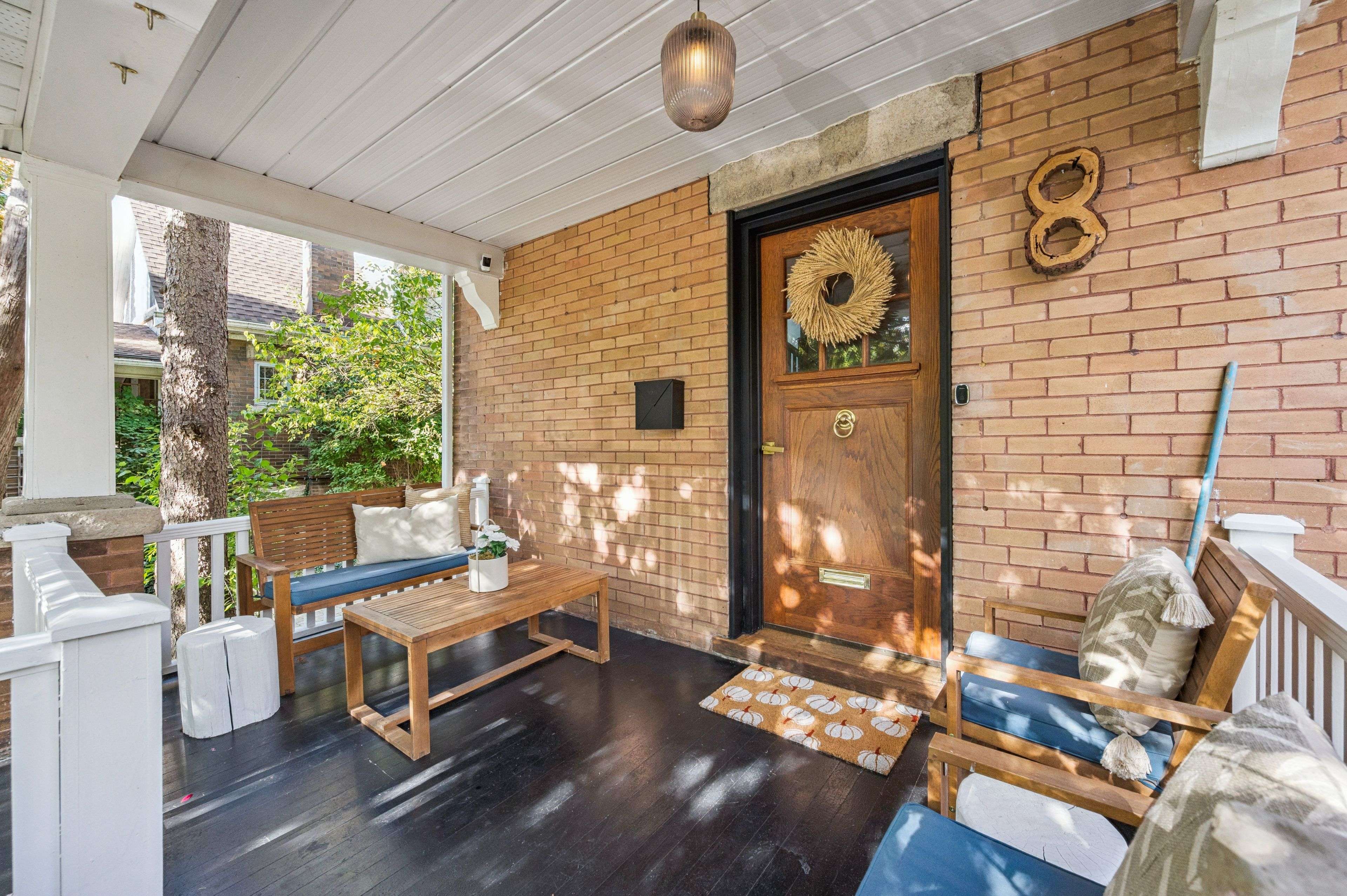 Guelph, ON N1G 1Z1,8 Crawford ST