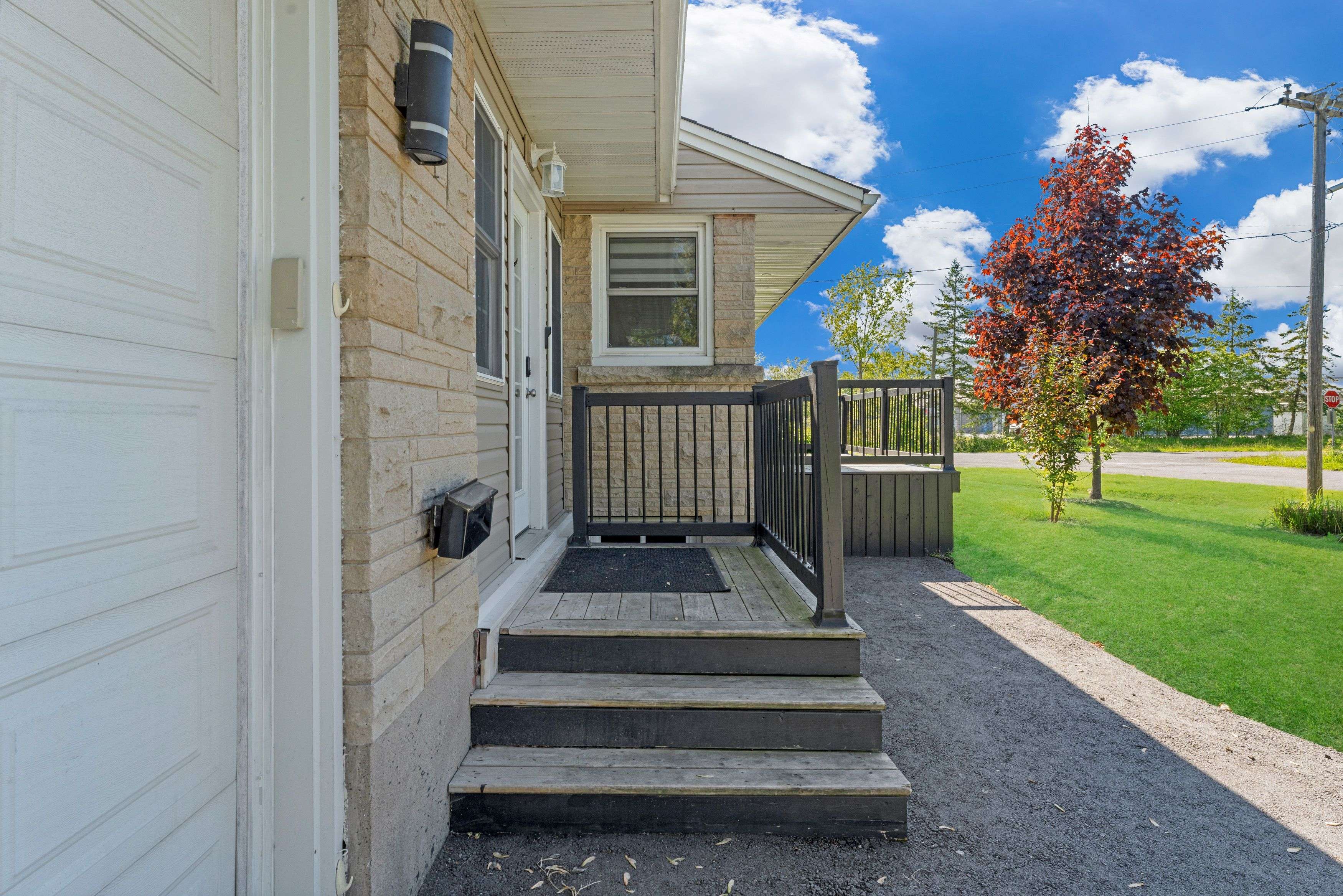 Fort Erie, ON L2A 1Z7,993 Bertie ST