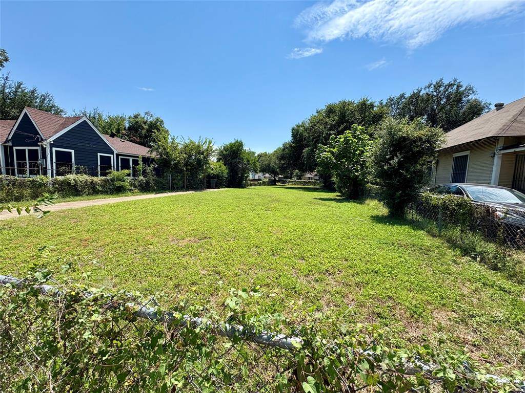 Dallas, TX 75215,3823 Waldron Avenue