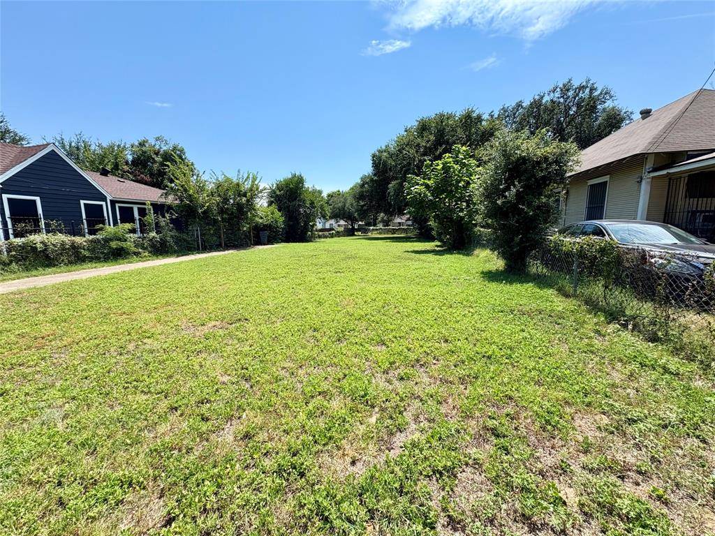 Dallas, TX 75215,3823 Waldron Avenue