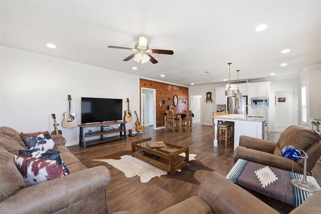 Lorena, TX 76655,312 N Houston Street