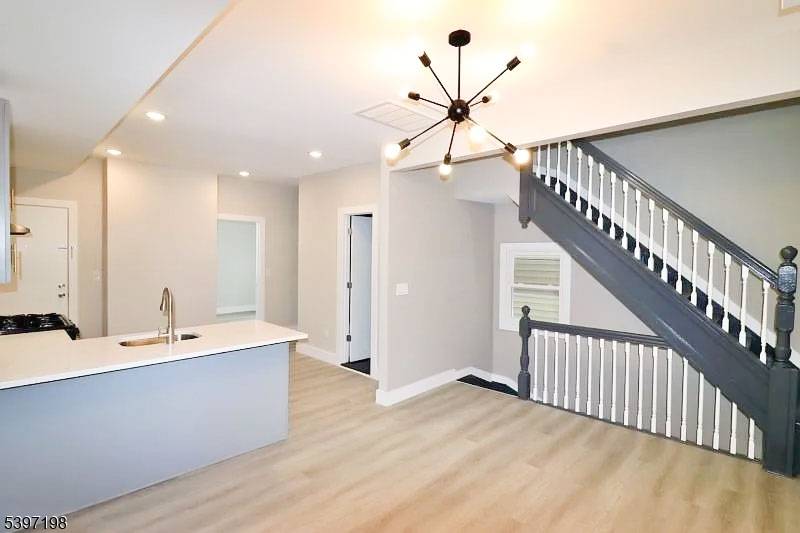 Newark City, NJ 07103,789 S 17Th St