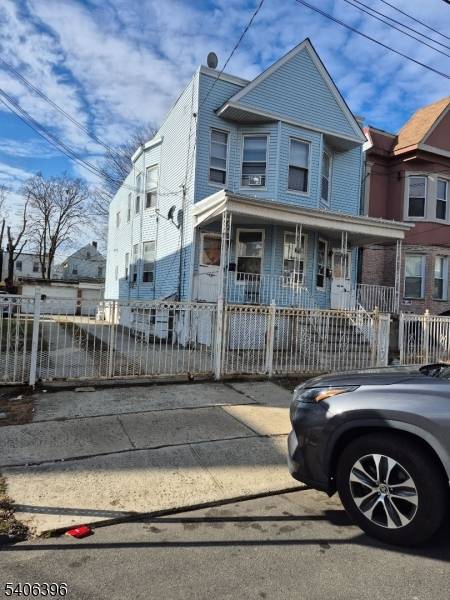 Jersey City, NJ 07305,77 Pearsall Ave