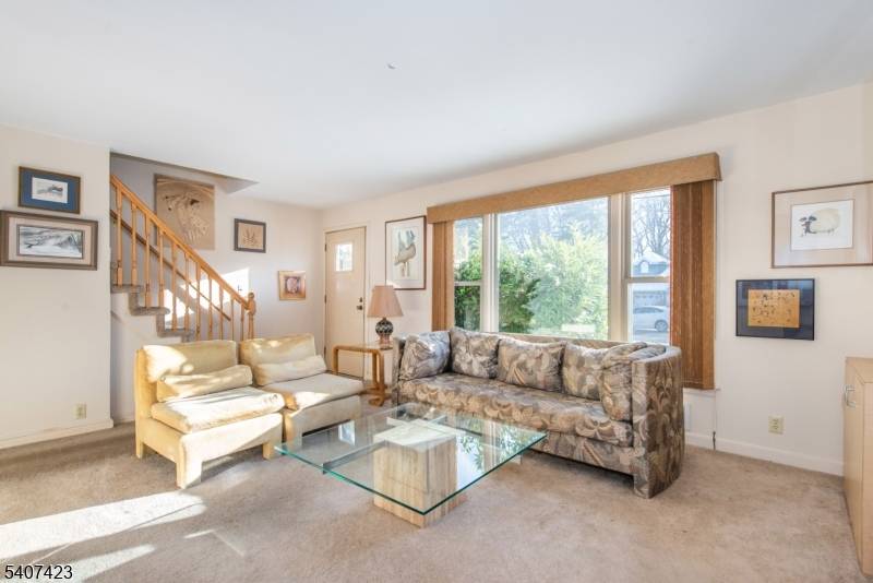 Mountainside Boro, NJ 07092,272 Old Tote Rd