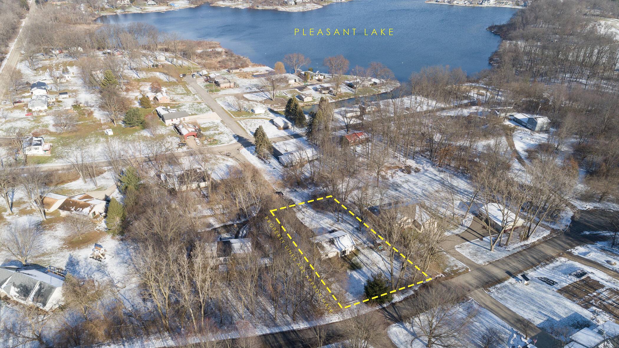 Three Rivers, MI 49093,58420 Sunset Shores CT