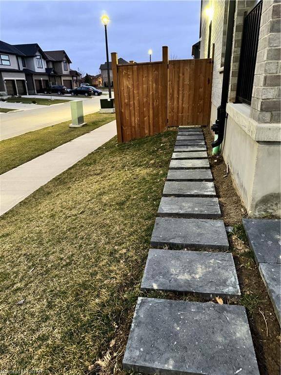 London North, ON N6G 0W9,901 Lennon WAY #Lower