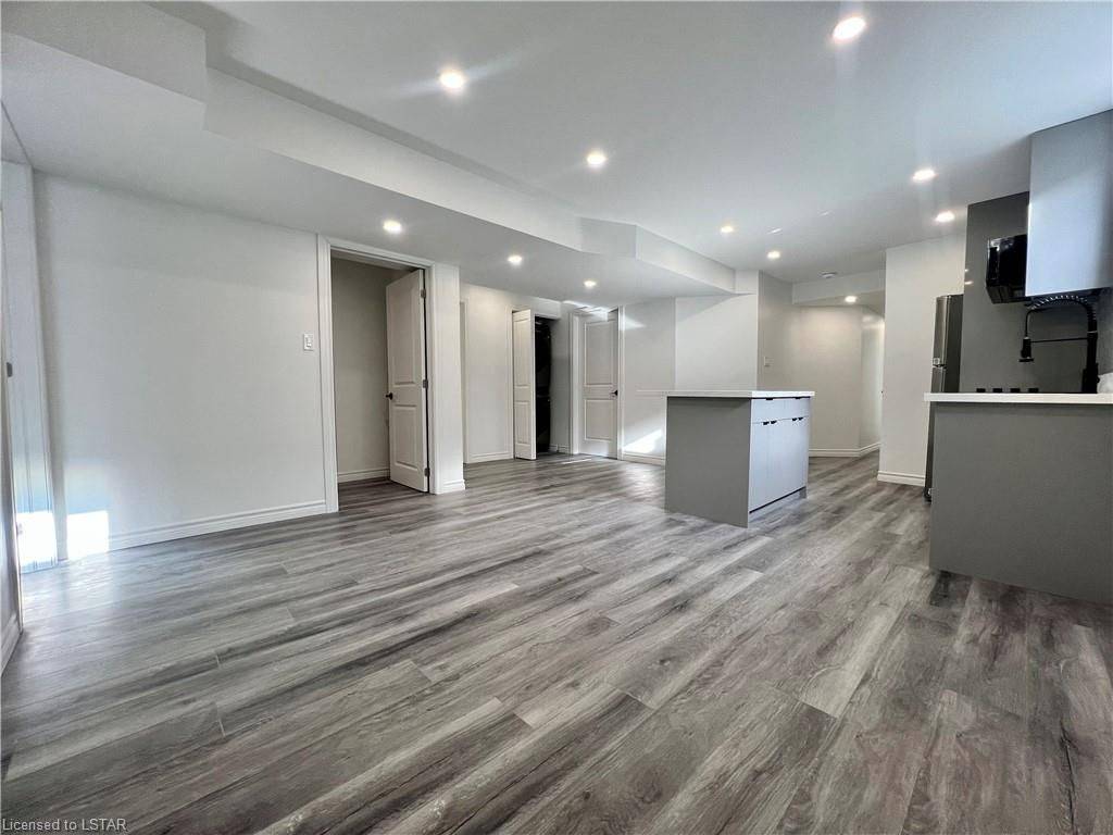 London North, ON N6G 0W9,901 Lennon WAY #Lower