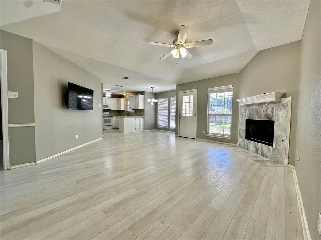 Waxahachie, TX 75165,205 N Meadowview Drive