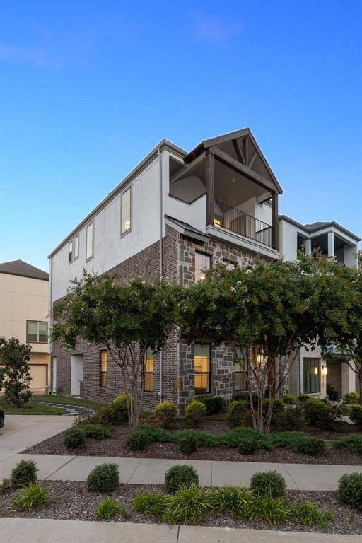 Dallas, TX 75231,8120 Bromley Drive