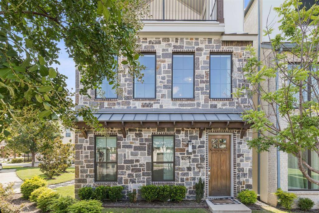 Dallas, TX 75231,8120 Bromley Drive