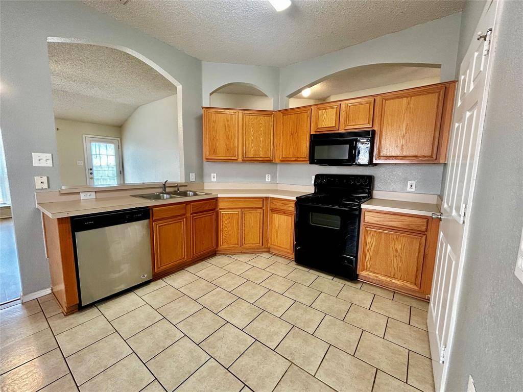 Saginaw, TX 76131,909 Meadowlark Drive