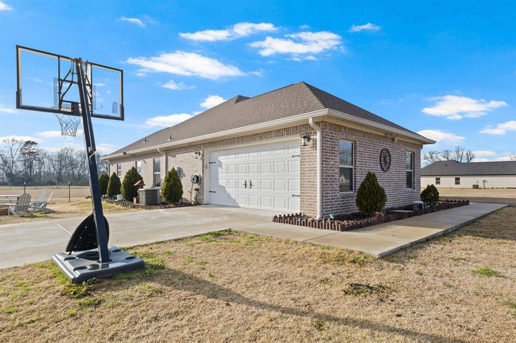 Pittsburg, TX 75686,154 Private Road 54329