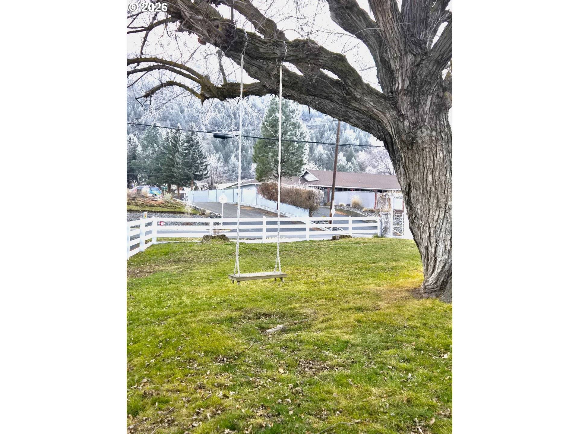 John Day, OR 97845,633 SE Hillcrest RD