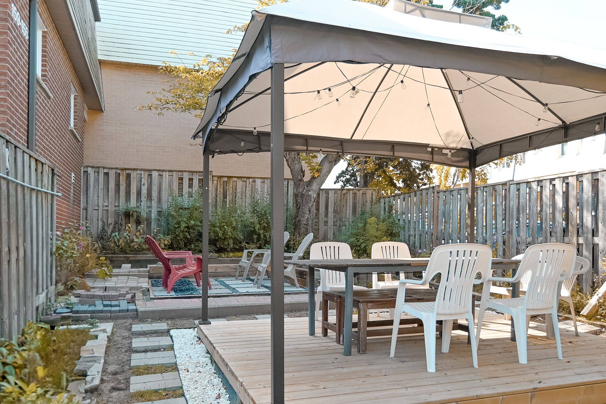 Mississauga, ON L5A 3M4,3175 Kirwin AVE #159