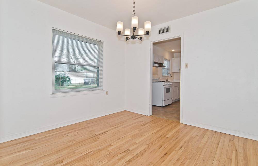 Dallas, TX 75218,11717 Fernald Avenue