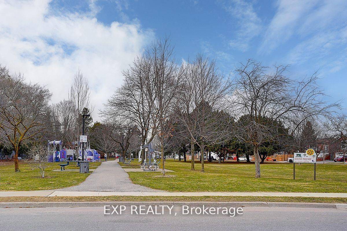 Richmond Hill, ON L4C 0X1,116 Dunlop ST