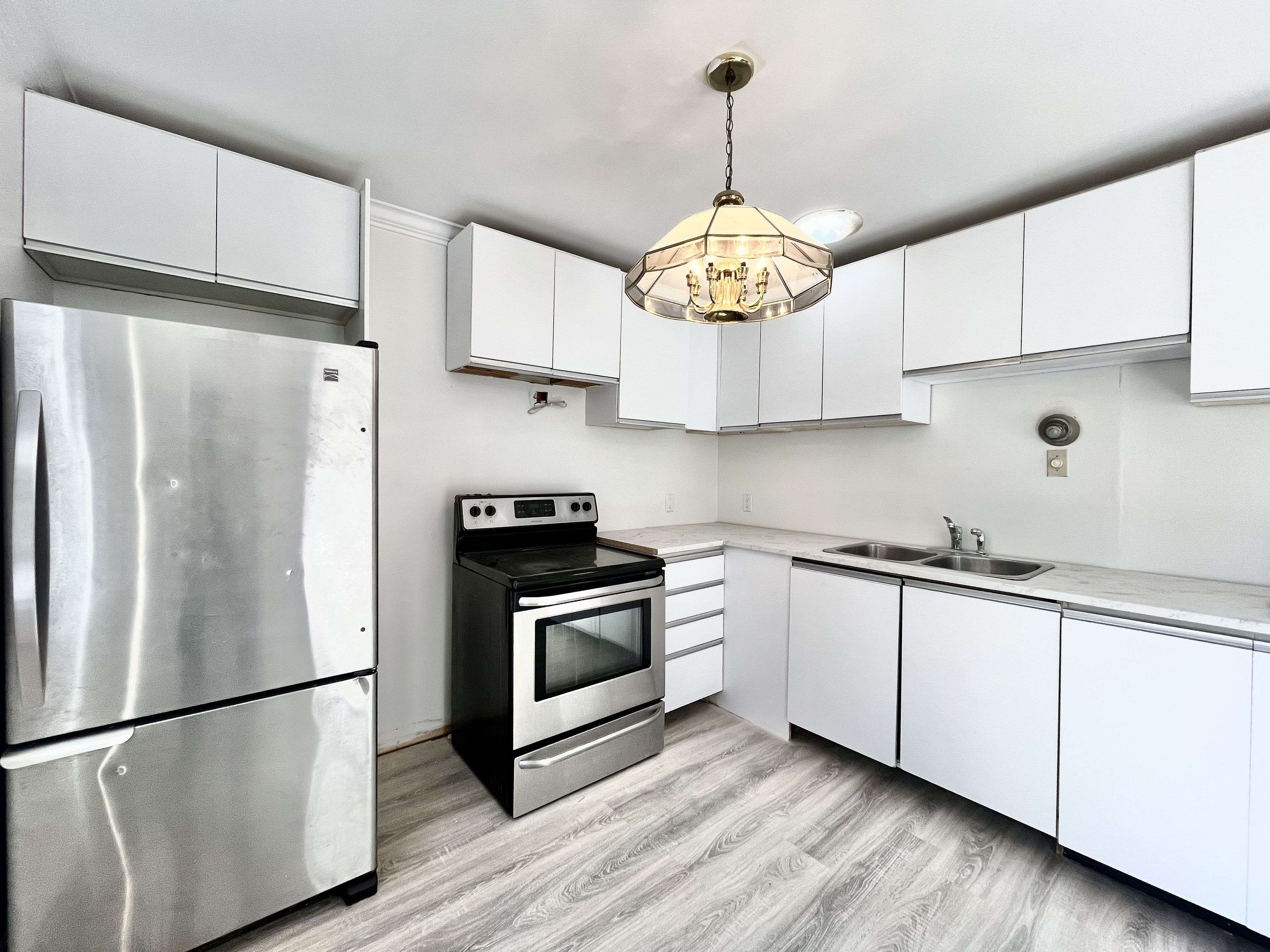 London North, ON N6G 2W8,120 Hawthorne RD #1