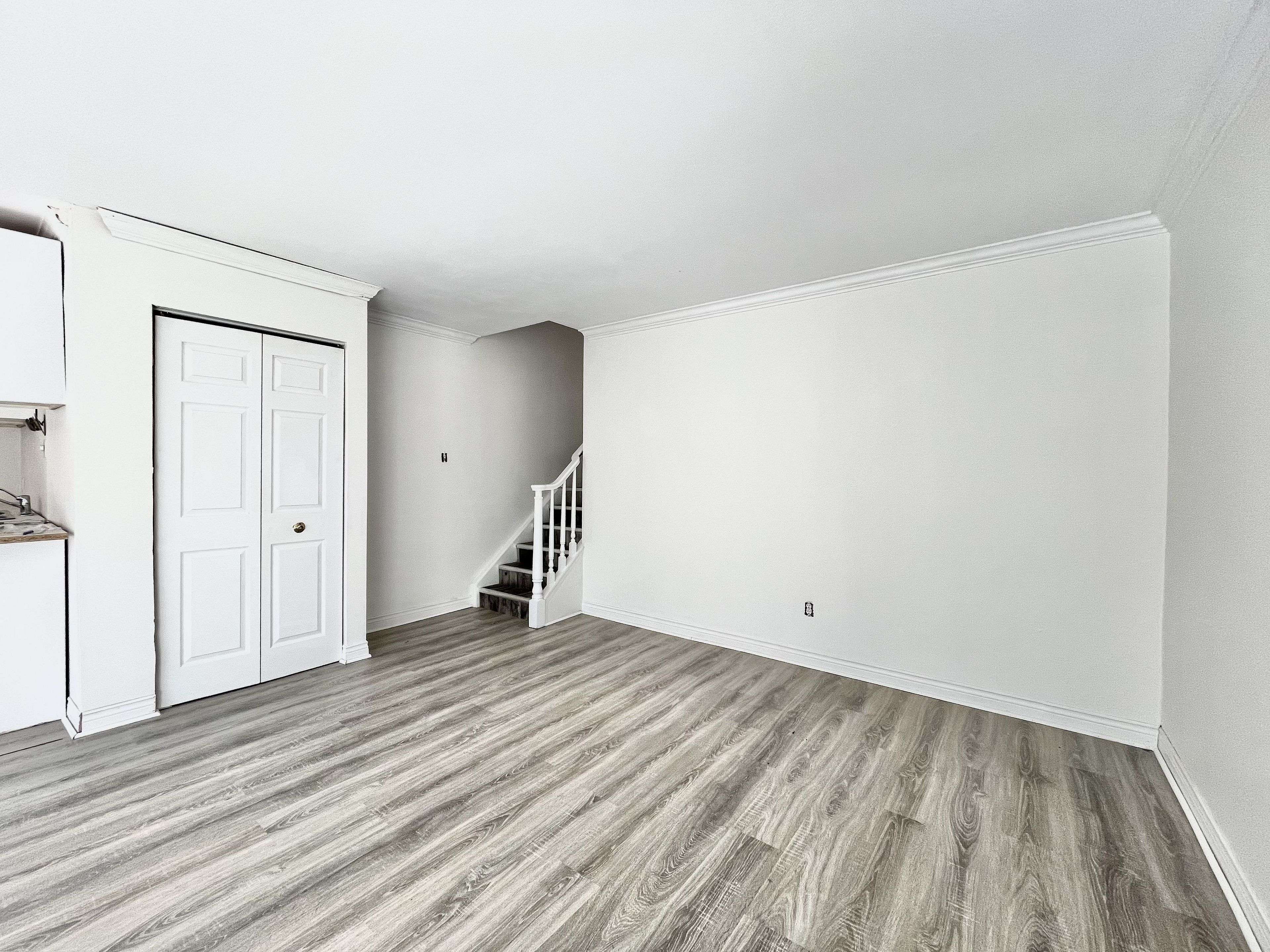 London North, ON N6G 2W8,120 Hawthorne RD #1