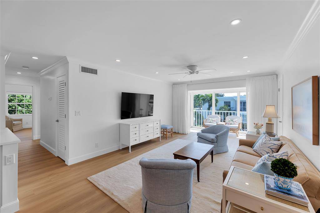 Fort Lauderdale, FL 33308,6299 Bay Club Dr #4